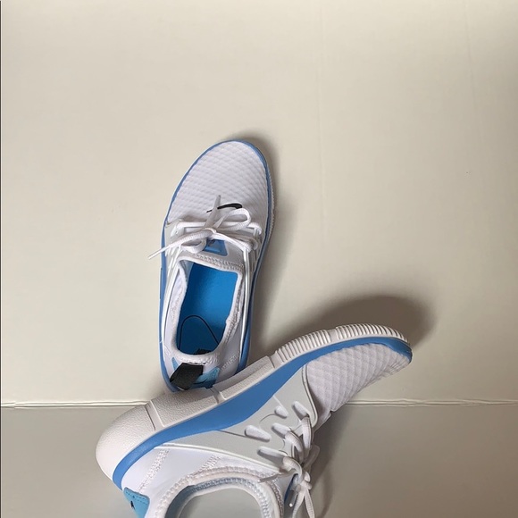 womens nike acalme white